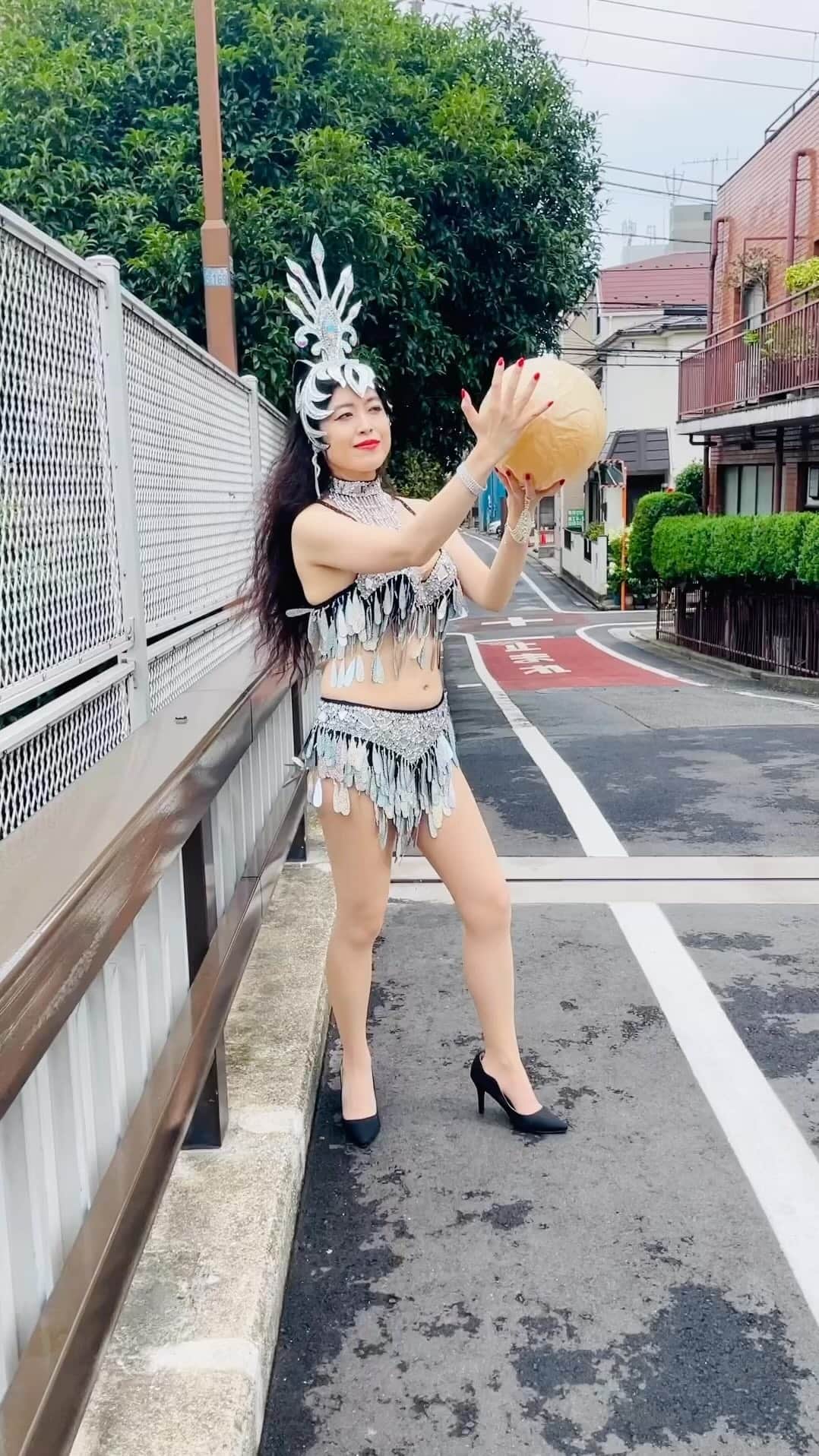 のインスタグラム：「【シメ切りまであと3日!🪐】  FC限定!かおり性誕グッズ 「GODDESSかおり☆豪運セット」  性徒諸クン達よ… 先ほど妾は小宇宙(コスモ)から 地球(テラ)へと舞い降りたぞ…🌍  さあ…今こそ豪運を手にし 女神性誕に備えるのじゃ⭐️ おマンパワ〜〜〜！！！🫶  🔮ご注文は7/2(日)23:45迄♡ bedin1919.chu.jp/2023/06/fc2023/  #GODDESSかおり #益子寺かおり  #編集もアテレコもDIYだぜ…☆ #ベッドイン」