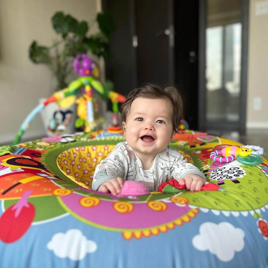 May Pakdee メイ パクディさんのインスタグラム写真 - (May Pakdee メイ パクディInstagram)「My sweet sweet Annable is growing up so fast 💕 love everyday with her xx #6monthsOld」6月30日 18時30分 - maypakdee
