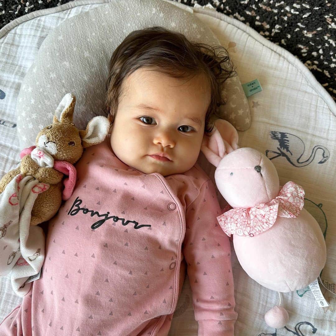 May Pakdee メイ パクディのインスタグラム：「My sweet sweet Annable is growing up so fast 💕 love everyday with her xx #6monthsOld」
