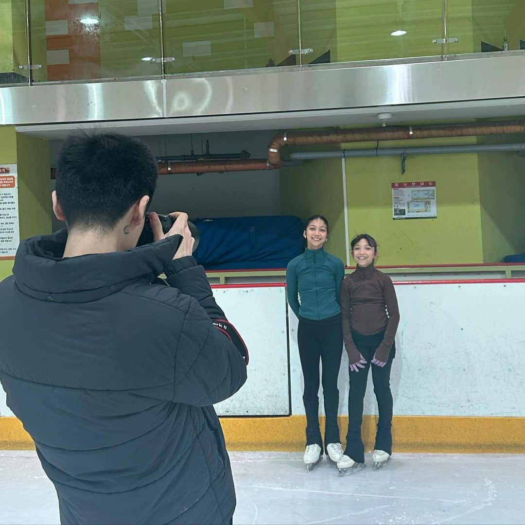 金海珍さんのインスタグラム写真 - (金海珍Instagram)「Thank you for coming to Korea!  It was glad work with you guys🥰 . New senior SP&FS for Guan ting  New novice FS for Chloe  . #figureskating #choreo #choreography #taiwan #korea」6月30日 18時31分 - haejin_kim0423