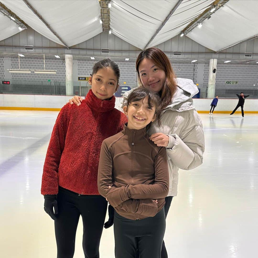 金海珍さんのインスタグラム写真 - (金海珍Instagram)「Thank you for coming to Korea!  It was glad work with you guys🥰 . New senior SP&FS for Guan ting  New novice FS for Chloe  . #figureskating #choreo #choreography #taiwan #korea」6月30日 18時31分 - haejin_kim0423