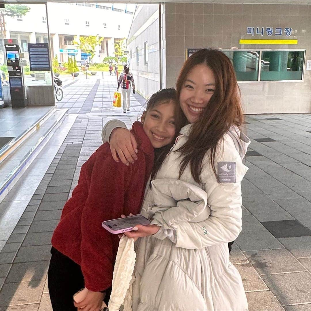 金海珍さんのインスタグラム写真 - (金海珍Instagram)「Thank you for coming to Korea!  It was glad work with you guys🥰 . New senior SP&FS for Guan ting  New novice FS for Chloe  . #figureskating #choreo #choreography #taiwan #korea」6月30日 18時31分 - haejin_kim0423