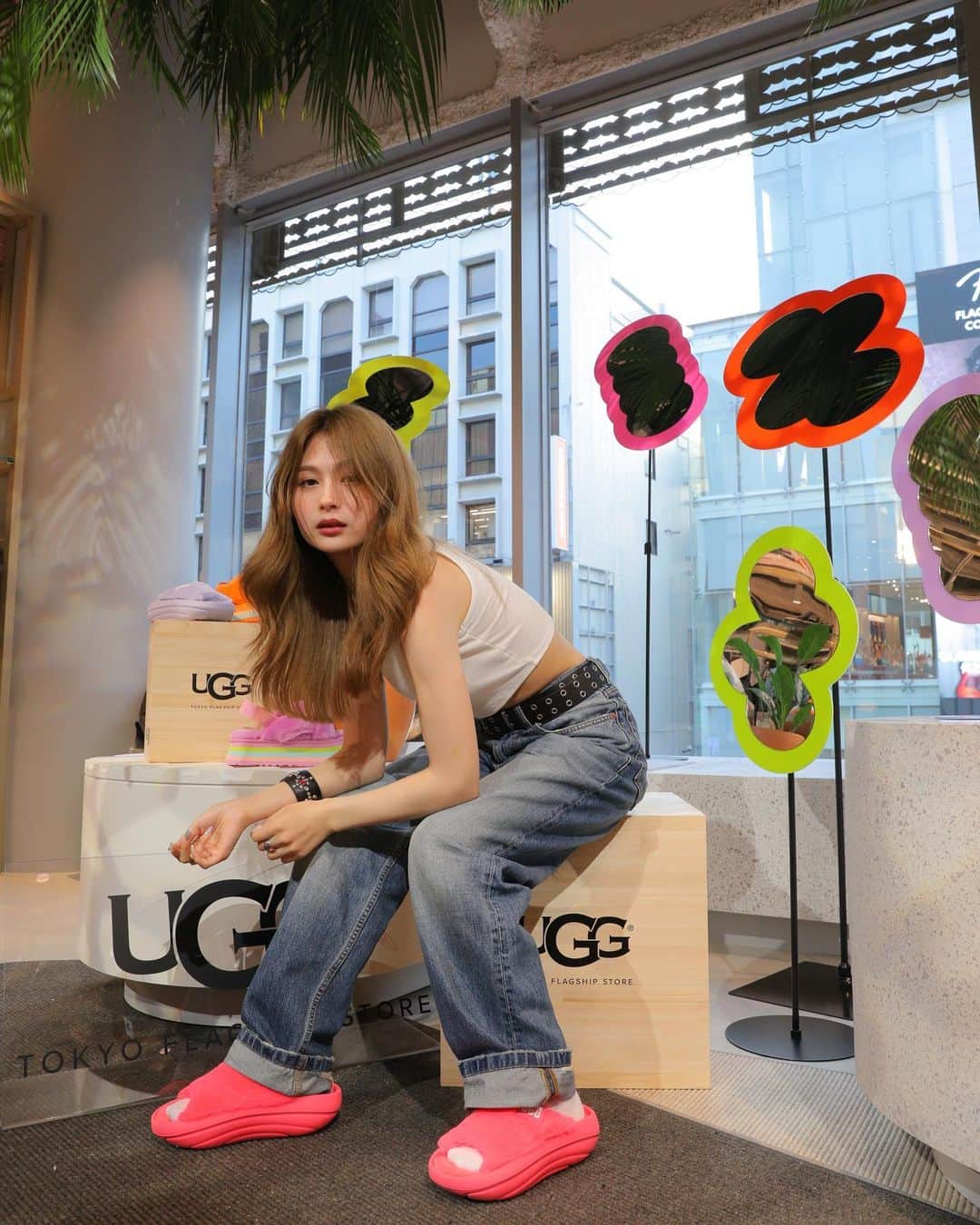 椎名亜美のインスタグラム：「@uggjapan  HARAJUKU  可愛すぎた🩷💙」