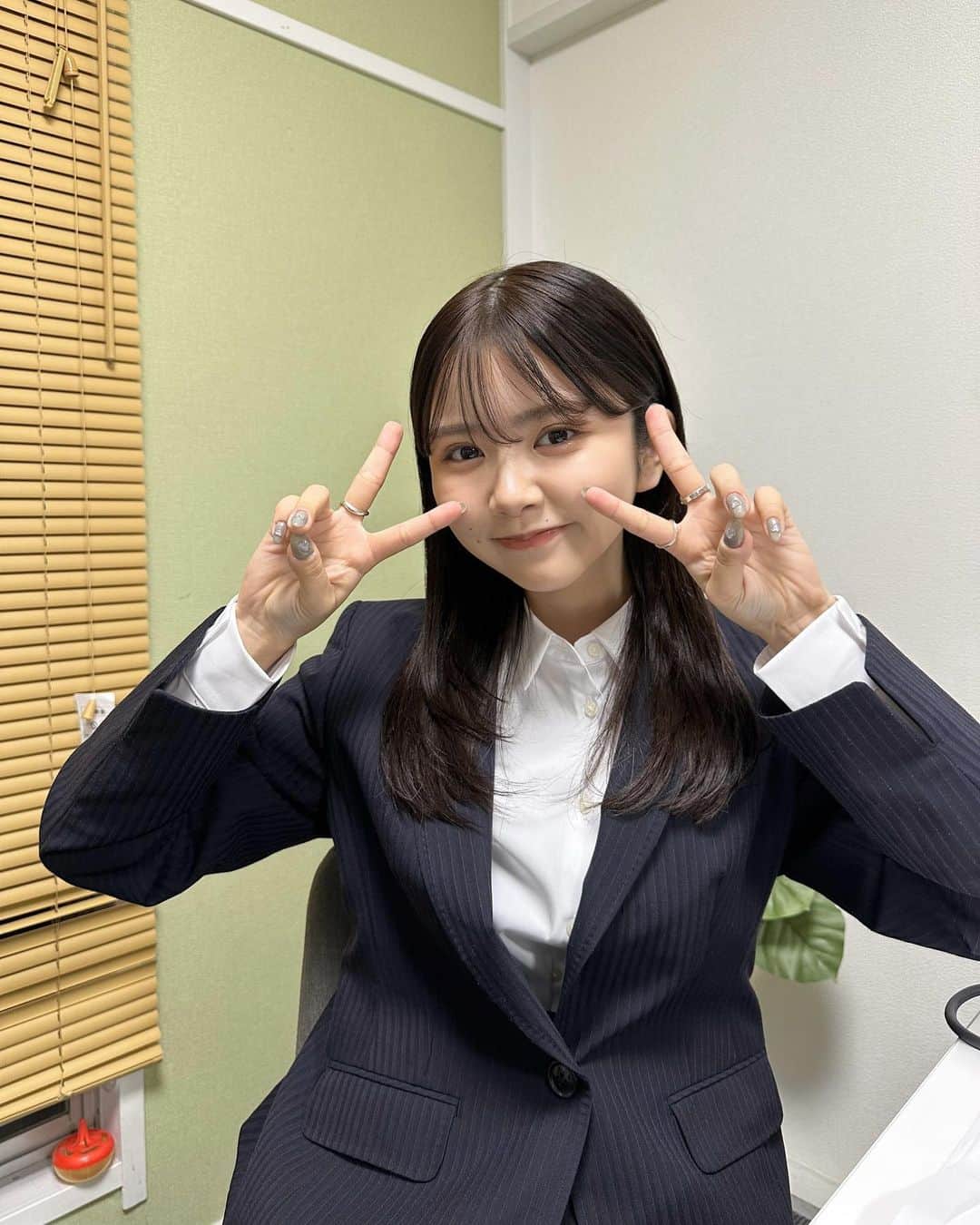 高梨優佳のインスタグラム：「CUL TV のドラマ 「君のこと、ぶん殴りたい」に 出演させて頂きました ！💙  私演じる ゆかりがメインの ドラマになってます！ 是非見てください！📺💓  コメントいっぱいしてね！？💬」