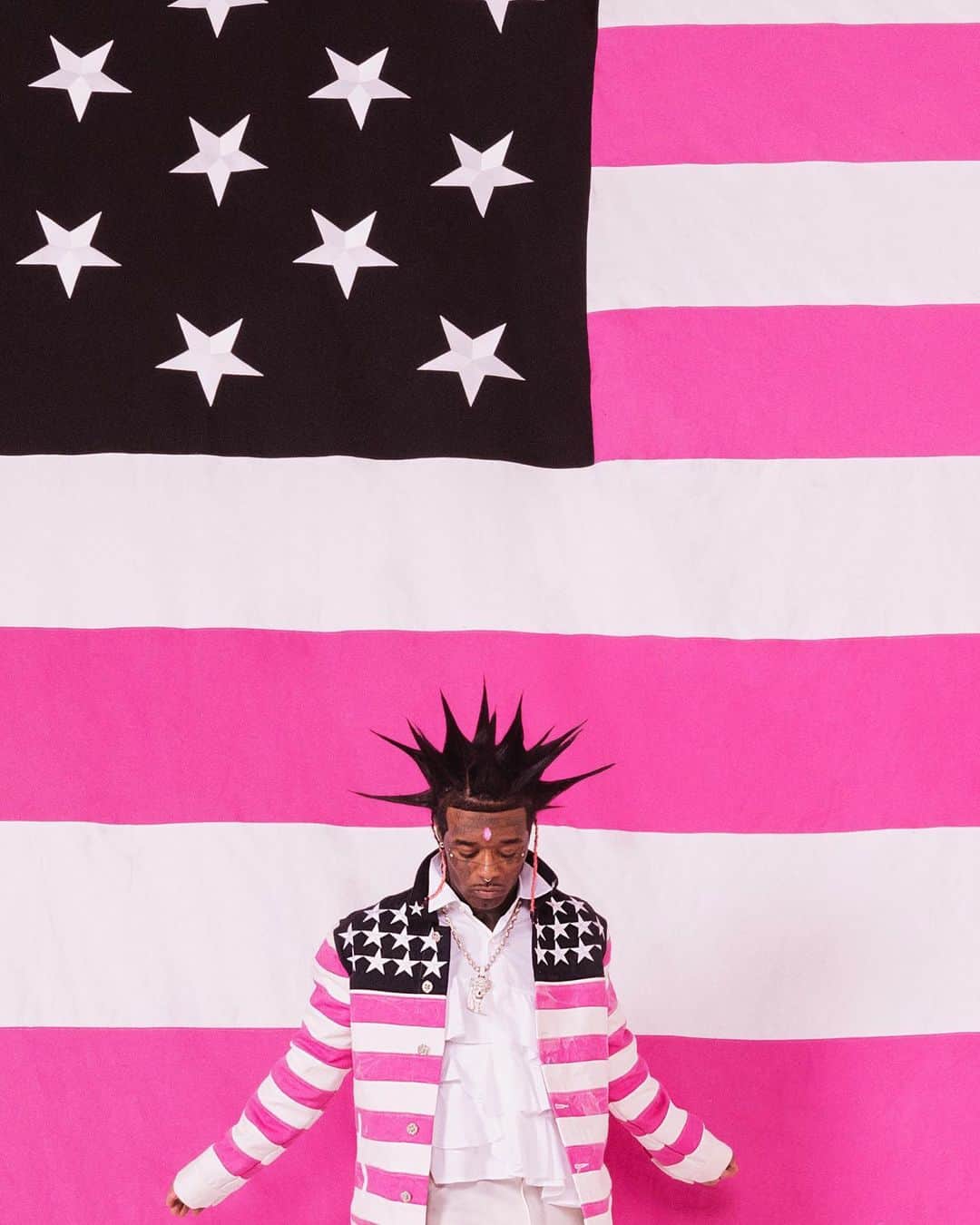 Kerrang!のインスタグラム：「Lil Uzi Vert has just unleashed their new 26-track album Pink Tape, with Bring Me The Horizon featuring on the song Werewolf, and BABYMETAL on The End 💥   Listen at the link in bio 👆🏼」