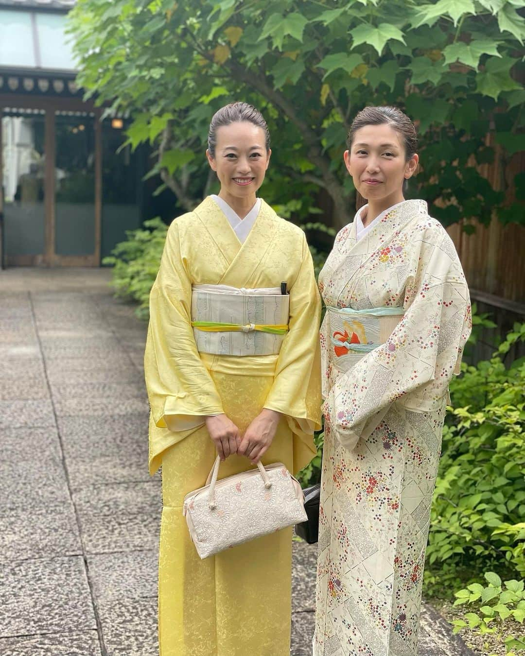 沢瀉美緒さんのインスタグラム写真 - (沢瀉美緒Instagram)「※ Kimono coordinate ✨ . 今日で6月もおしまい。 単衣は9月まで出番がありません。笑 . 先日の京都での装いですが、 1日目と2日目の帯と帯締めを変えて コーディネートしてみました。 . 髪型も少し変えています🤏 @yumiko_108 ちゃんのアレンジが 上手過ぎた‼️ . . #kimonomio #着物 #和服 #和装 #単衣 #kimono #色無地 #道明」6月30日 18時47分 - mio_omodaka