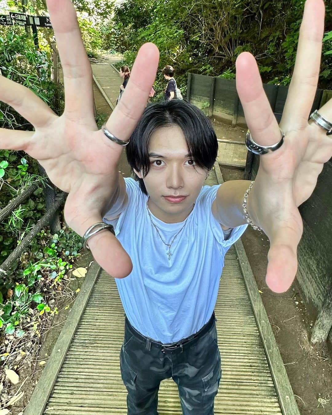 のインスタグラム：「👐👐  猿島行ってきた！ 緑も海も空も網羅しててまじ絶景だった ・ ・ ・ ・ ・ ・ ・ ・ ・ ・ ・ ・ ・ ・ ・ #fashion #03 #fyp #foryou  #Japan #Japanlife #Japanese #Japaneseboy #lifestyle #Tokyo #tokyolife #outfit#ootd#street#memories #workout」