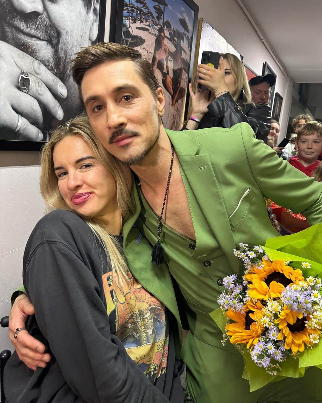 マリア・コミサロワのインスタグラム：「Самый любимый и талантливый артист ❤️я вчера просто пищала от счастья !」
