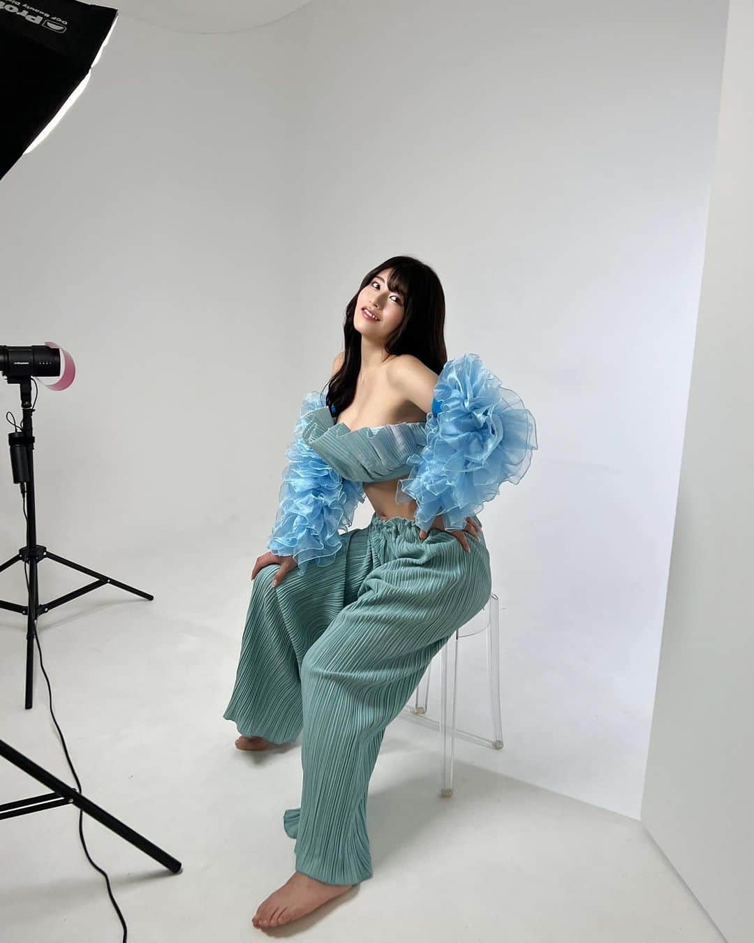ちとせよしののインスタグラム：「このスタイリング可愛かったなー♡ 撮影データ楽しみ(❁ᴗ͈ˬᴗ͈)  #portrait #作品撮り」