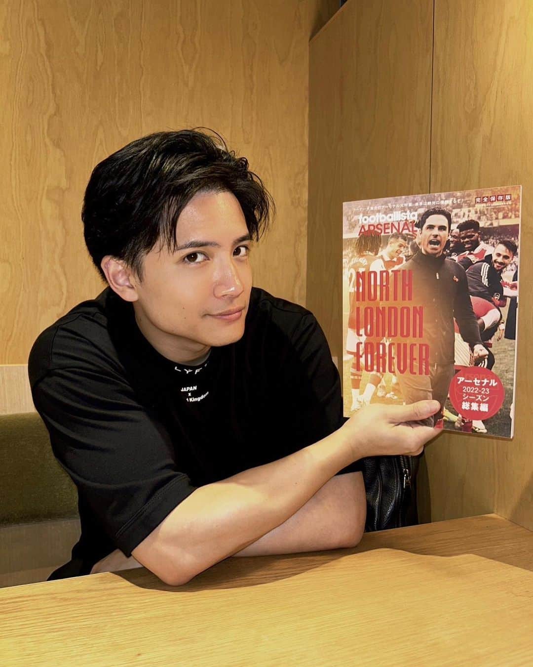 朝日奈寛のインスタグラム：「. Footballistaのアーセナル総集編🔴 来季は「優勝特別号」が出るといいね」