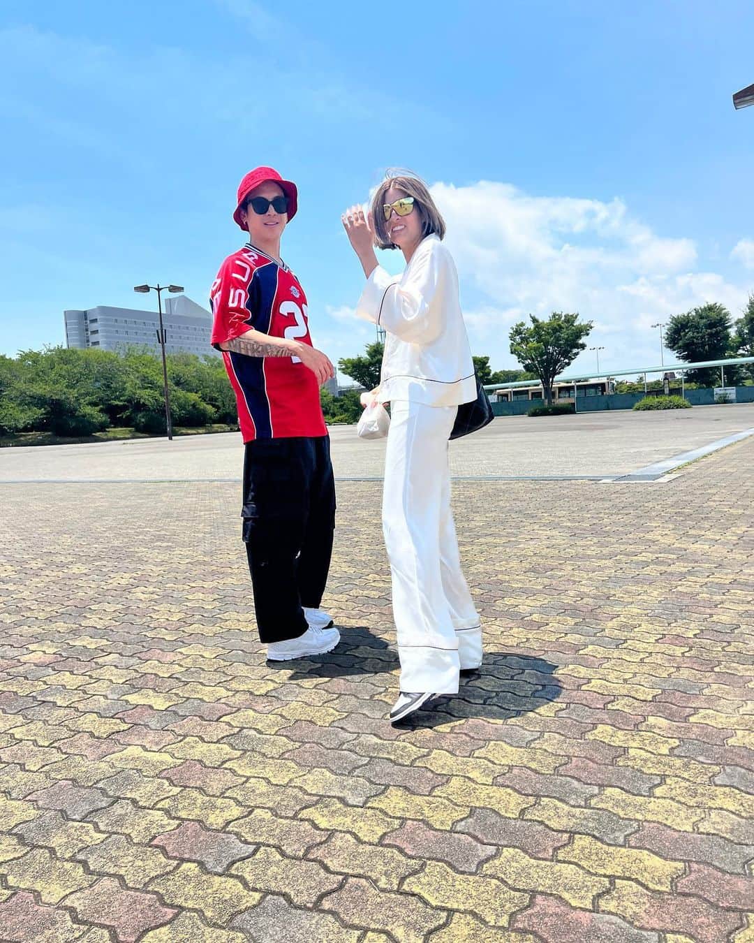 マギー・ラースリー・バーレンシエガーさんのインスタグラム写真 - (マギー・ラースリー・バーレンシエガーInstagram)「แต่ก่อนเวลามาเที่ยวรูปคู่จะน้อยมากเพราะไม่มีคนถ่ายให้…เดี๋ยวนี้หรอลูกกดให้ทีเกือบ100รูป😂」6月30日 19時30分 - margie_rasri