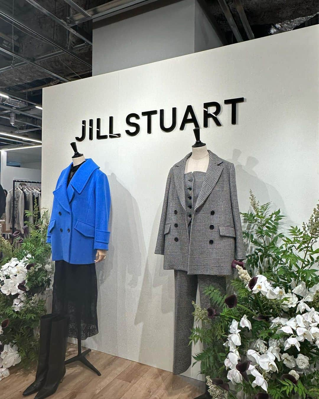 熊谷江里子のインスタグラム：「@jillstuart.jp 2023 aw collection 🤍 素敵でした✨  #jill_23aw  #jillstuart  #ジルスチュアート」