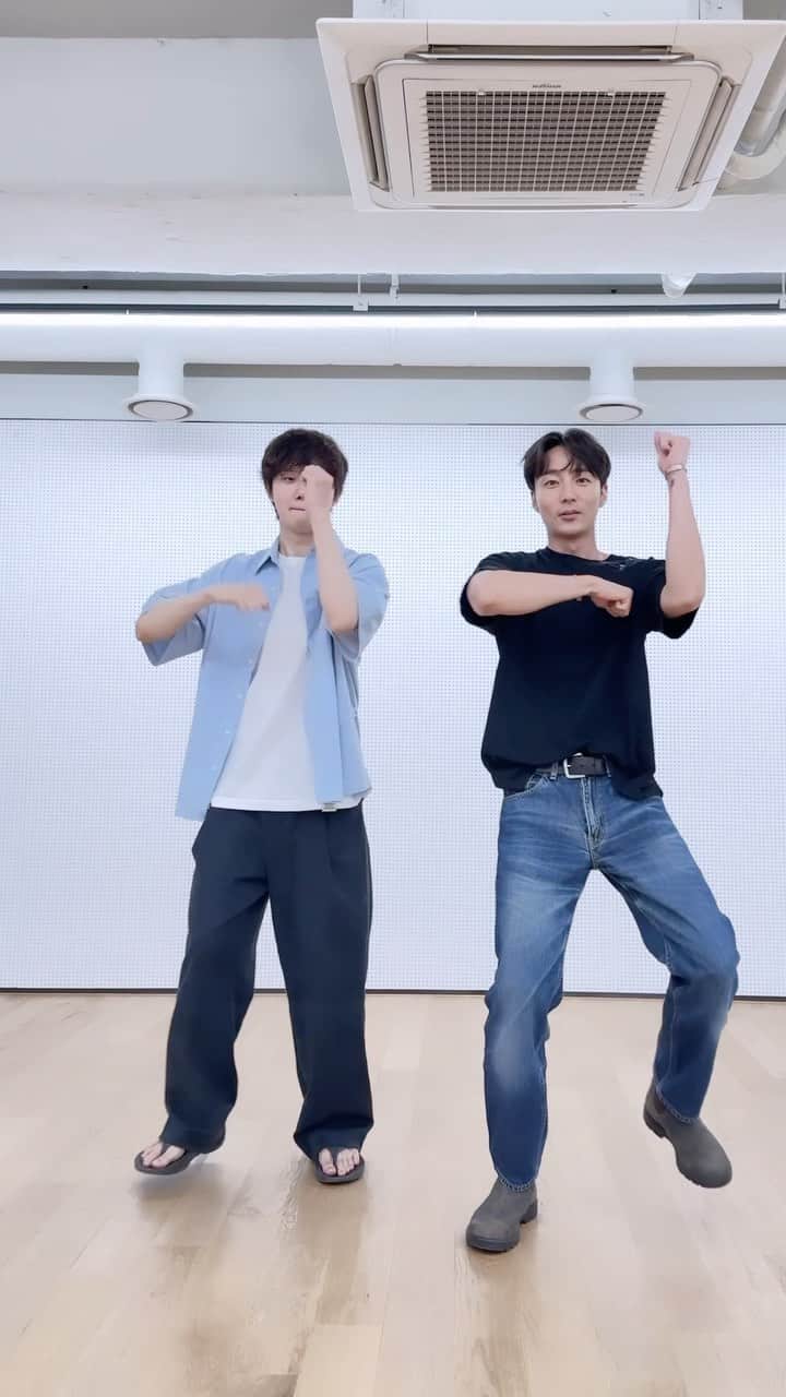 ロイ・キムのインスタグラム：「먼저 해보겠다는 현상이 납시오  짜박고마워 @phenomenon_h 🤍🤍  우린 노래만 뷰류자...  #wegohighchallenge  #위고하이챌린지」