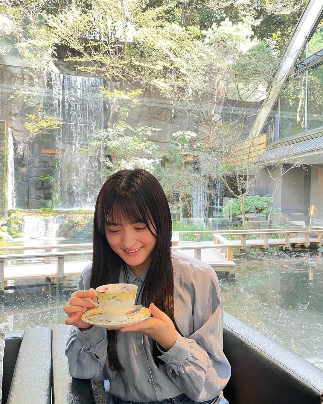 清井咲希のインスタグラム：「. プライベートでもさきティータイム🫖  最近は紅茶やお茶を淹れるのが好きなんです😊 昨日のアップルティーも美味しかったな〜🍎」