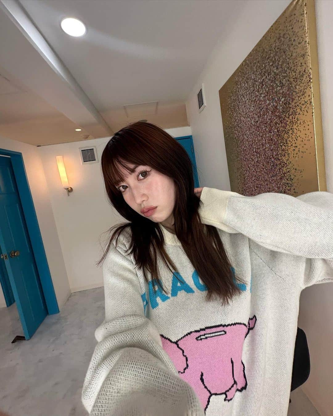 のインスタグラム：「wearing @pupik.love 🦖🦕  be nice to people. I'm fragile🦖💜」