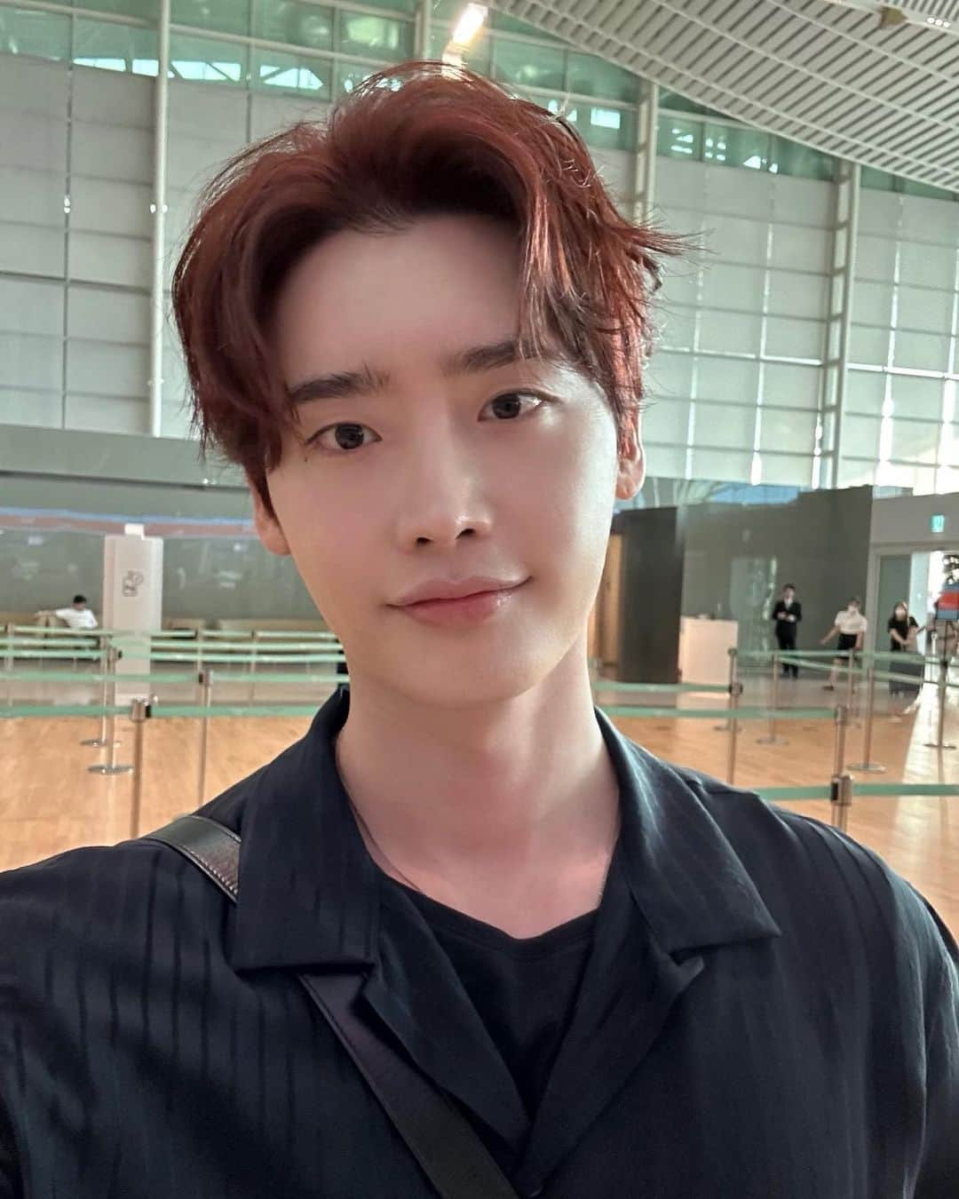 イ・ジョンソクさんのインスタグラム写真 - (イ・ジョンソクInstagram)「다녀올게요✈️✈️  #hongkong」6月30日 19時48分 - jongsuk0206