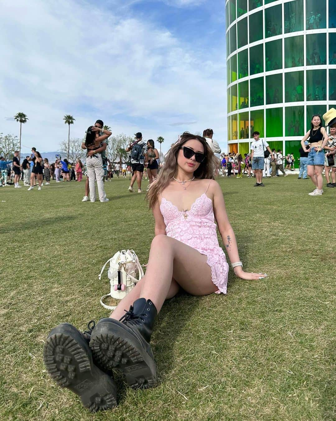 ドクターマーチンさんのインスタグラム写真 - (ドクターマーチンInstagram)「Are you festival ready? We love seeing your Docs festival looks. Tag #DrMartensStyle for a chance to be featured here.」6月30日 20時00分 - drmartensofficial