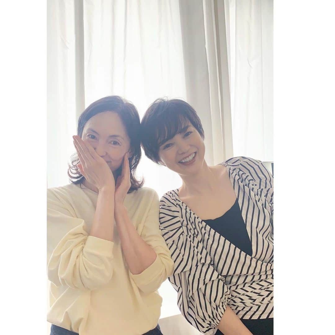 のインスタグラム：「石井たまよちゃんと神戸ロケ〜！  @tamayoishii   #神戸 #メリケンパーク#神戸元町 #六甲山#神戸グルメ」