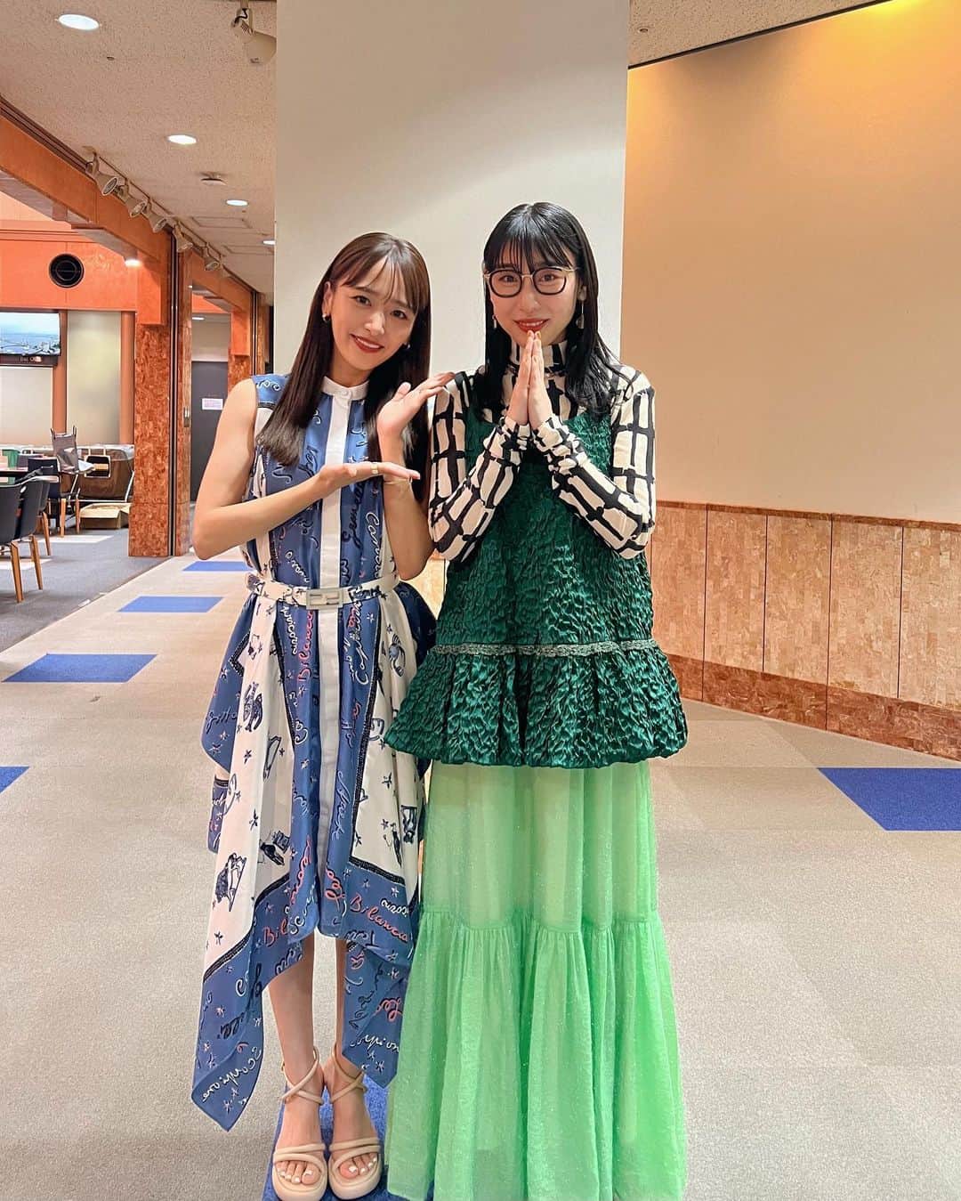 近藤千尋のインスタグラム：「昨日東京ドームを走り抜けて そのままラヴィットに来てくださった 🎤ハシヤスメアツコさんと🎵🥰🩷 BiSHお疲れ様でした‼️‼️☺️ いつも見てます！と言ってくださって 嬉しかったなぁ🥲❤️🫶🏻  ラヴィットの衣装は 全身　@fendi  でした💗 ワンピース、形もとっても綺麗です💫  今日のラヴィット見逃した方は 是非TVerでチェックしてね🫶🏻❤️  そしてそして  ラヴィット！ファミリーが全力で 作り上げる、ラヴィット！ファンのための 一夜限りの大感謝祭音楽祭 『LOVE IT! ROCK 2023』🐰  ８月２７日(日)の夜、 代々木第一体育館にて開催！  ６月２８日(水)から先行予約開始 しておりますので 皆様ぜひに❤️❤️❤️❤️」