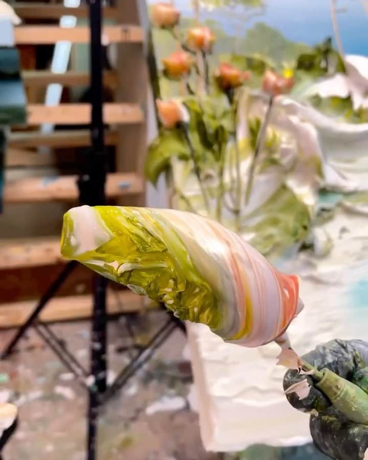 StreetArtGlobeのインスタグラム：「Thicccc sculptural paintings with @justingaffrey_gallery 🔥」