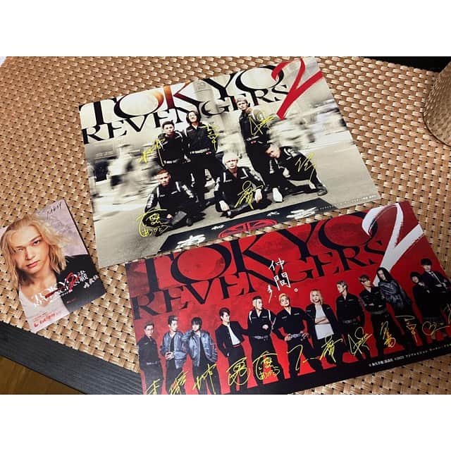 NON-Pさんのインスタグラム写真 - (NON-PInstagram)「初日行ってGETしたよ❤️‍🔥  初日ってだいたい金曜だから、TRの後そのまま行けるとゆう幸せ🥰  感想を書くと永遠に終わらないので、一言で…  「最高です」  リピするなー、これリピしちゃうなー、  何回観ても興奮するし、泣いちゃうなー、  #東京リベンジャーズ #東京リベンジャーズ2 #母はマイキーおし息子はパーちんと三谷おし  @revengers_movie  ありがとう🙏🥹❤️‍🔥」6月30日 20時17分 - nonp_mam