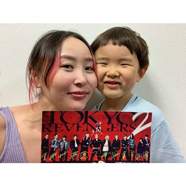 NON-Pさんのインスタグラム写真 - (NON-PInstagram)「初日行ってGETしたよ❤️‍🔥  初日ってだいたい金曜だから、TRの後そのまま行けるとゆう幸せ🥰  感想を書くと永遠に終わらないので、一言で…  「最高です」  リピするなー、これリピしちゃうなー、  何回観ても興奮するし、泣いちゃうなー、  #東京リベンジャーズ #東京リベンジャーズ2 #母はマイキーおし息子はパーちんと三谷おし  @revengers_movie  ありがとう🙏🥹❤️‍🔥」6月30日 20時17分 - nonp_mam