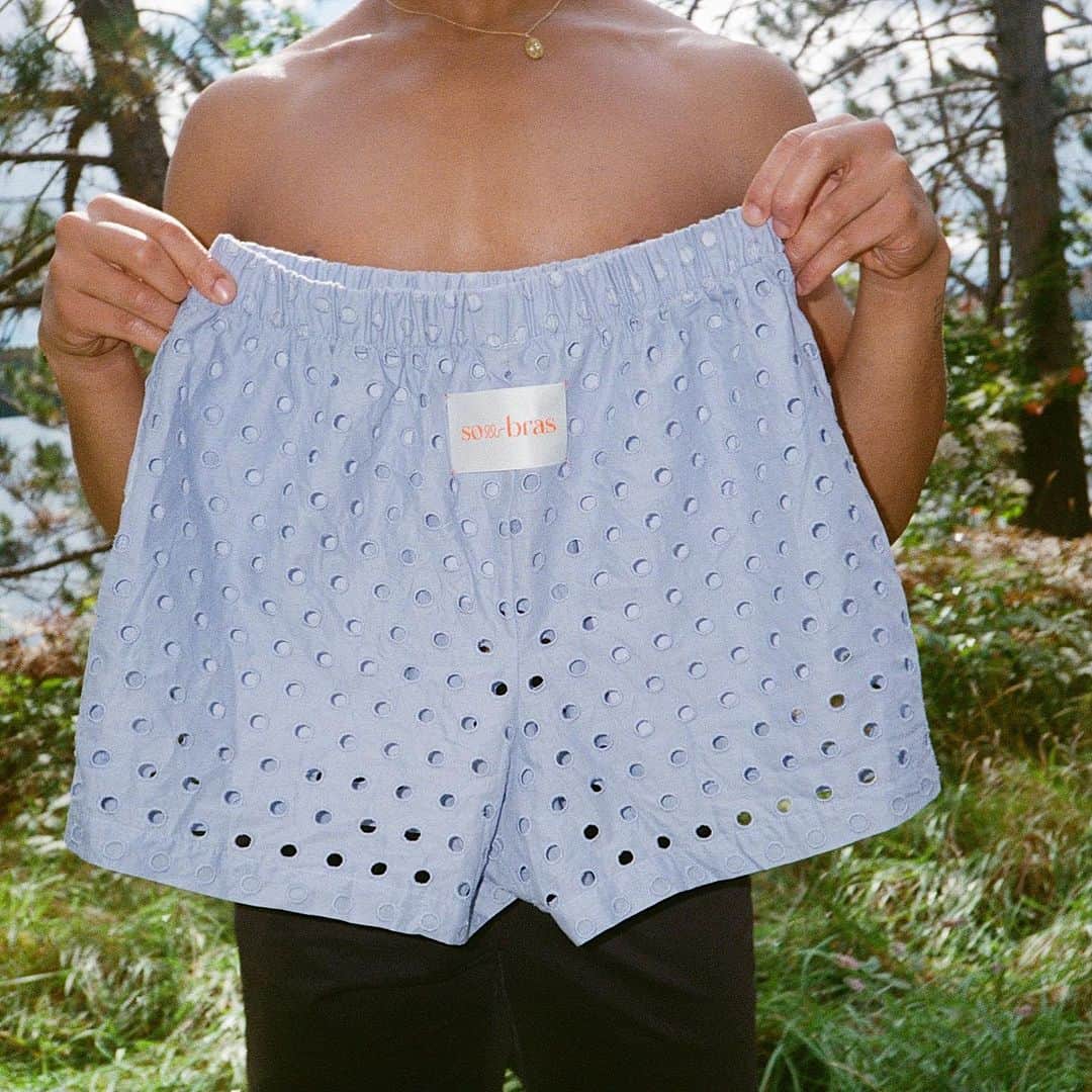 KEISUKE SYODAさんのインスタグラム写真 - (KEISUKE SYODAInstagram)「僕のショーツブランド @sombra.sombras が7月14日から下北沢の @mustardhotel のロビーでポップアップをオープンします☝️ . 生地から一つ一つ拘って縫製までを日本で仕上げたショーツは、下着でも夏の外出用ショーツとしても使えます🌞 コットンはインド綿を使用。そしてシルク100%のショーツも。 . 実際に今まで手に取って見てもらえる機会が無かったのでこの機会に是非遊びにきてください🍋☀️✨ ちなみに僕は、このショーツにTシャツを着て寝てます🌃」6月30日 20時11分 - keisukesyoda