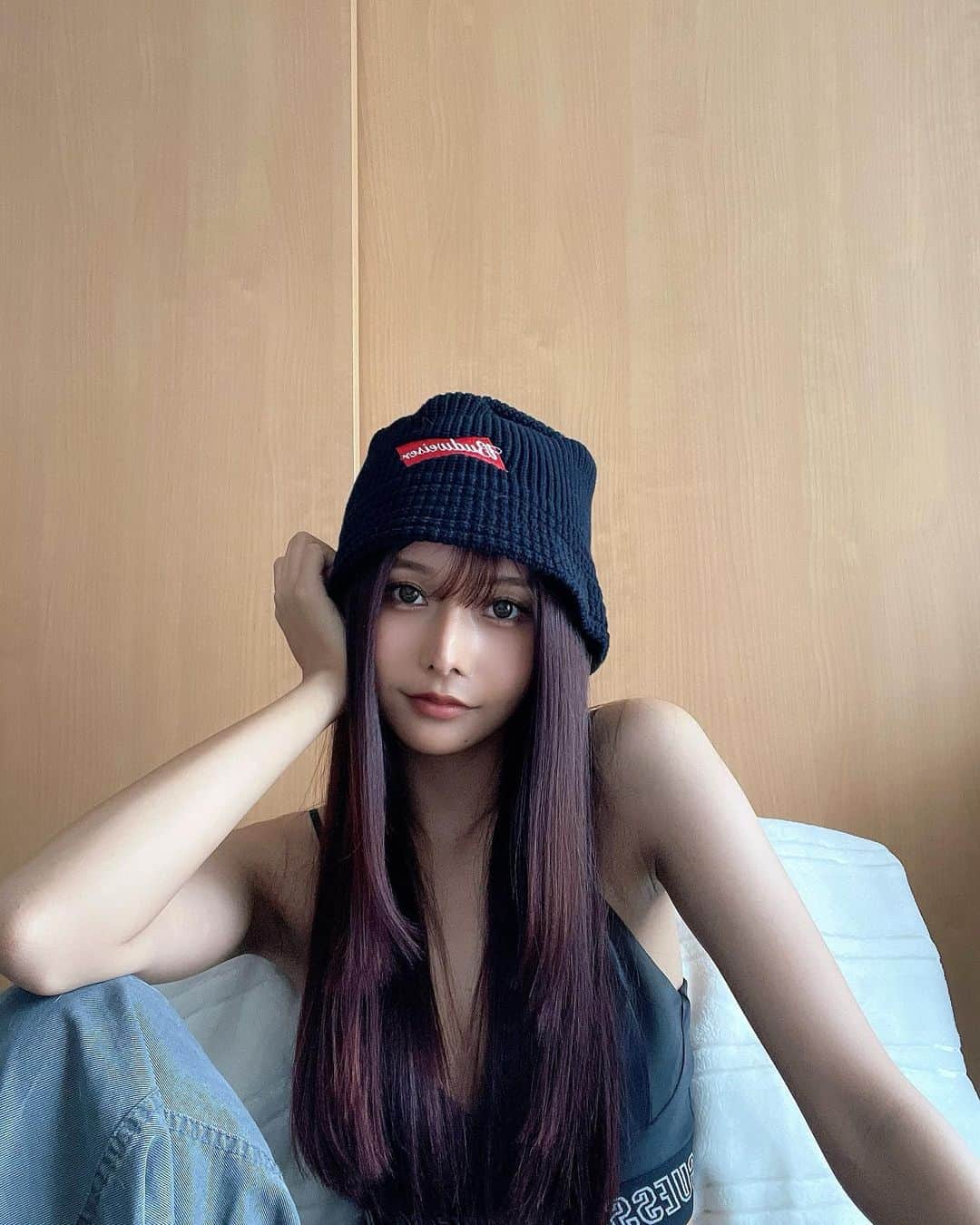 YUKIのインスタグラム：「. hair color change❤️‍🔥  これ最近買った帽子 可愛いでしょ💥  #newera #haircolor #me #fashion #ファッションコーデ #instapic #ストリートファッション #ストリート系女子」