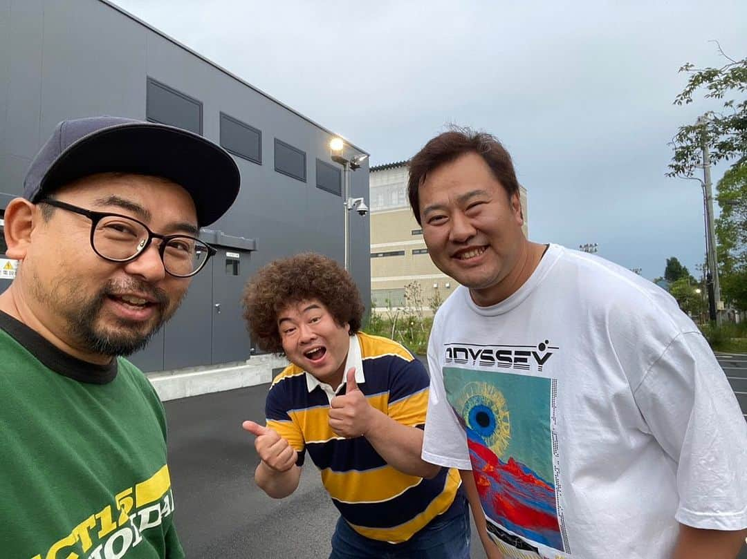 吉田サラダさんのインスタグラム写真 - (吉田サラダInstagram)「海外セレブ友達のトニーです。  違うかー！  #トニー #同期 #とにかく明るい安村  #ものいい #横山きよし #橋本たくや #吉田サラダ」6月30日 20時31分 - monoiiyoshida