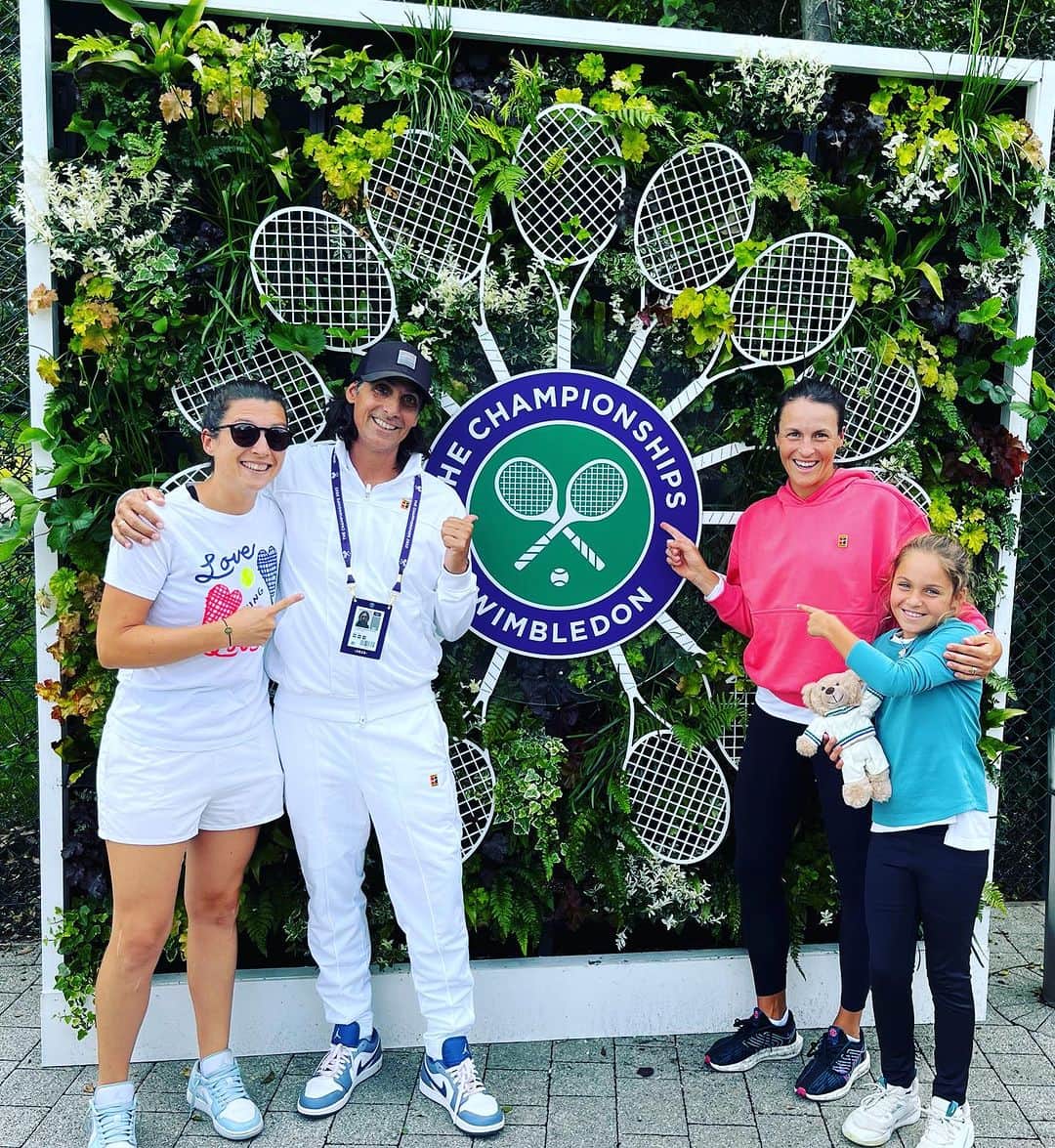 タチアナ・マリアのインスタグラム：「Happy to be back @wimbledon ❤️🤩! @charlottemaria2013 @laura.legoupil  ( Cici is in the second picture 🤗 )」