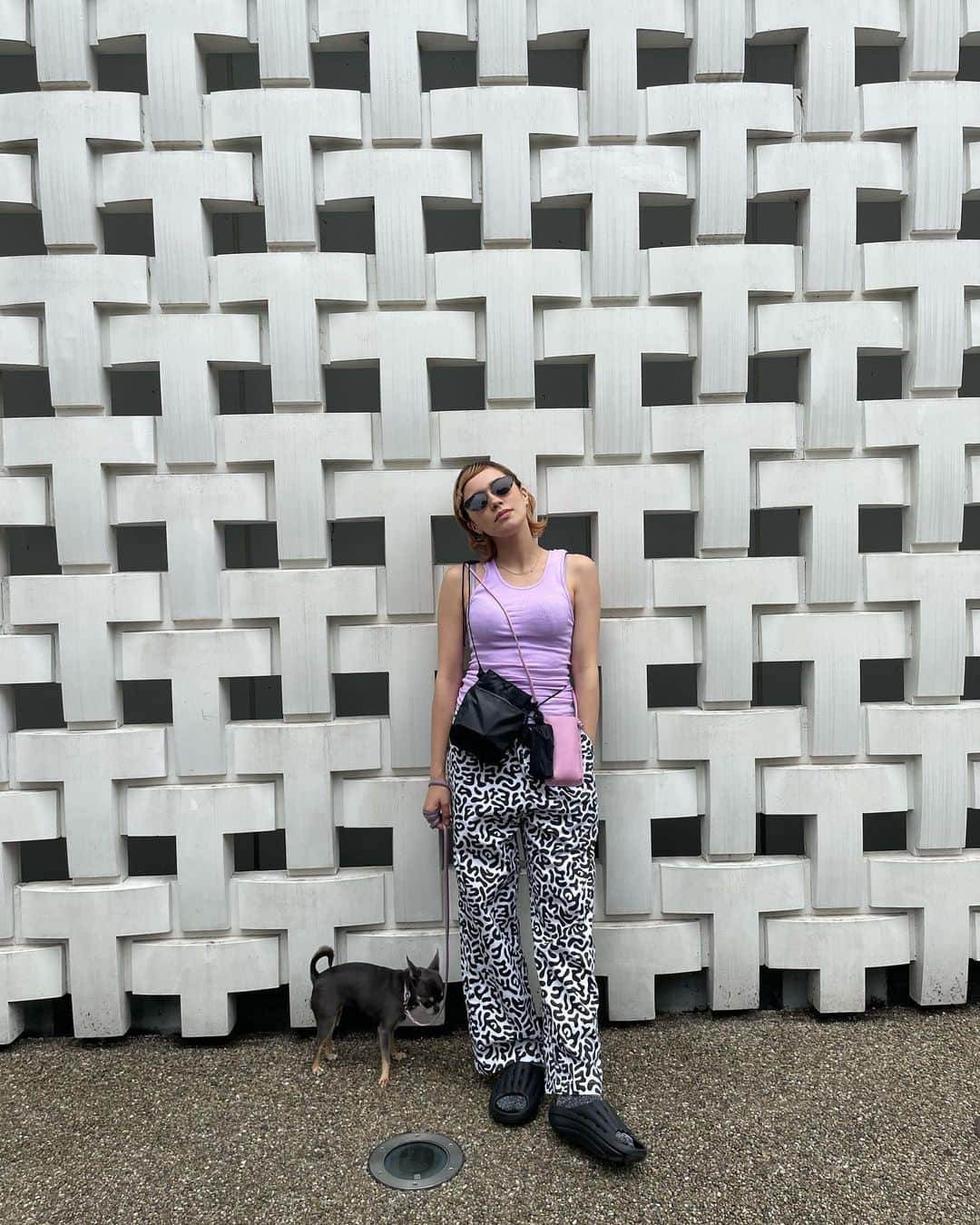 ステファニーのインスタグラム：「🐆💖🖤 いつかの私服。 楽ちんコーデ。 #love #fashion #outfit #低身長コーデ」