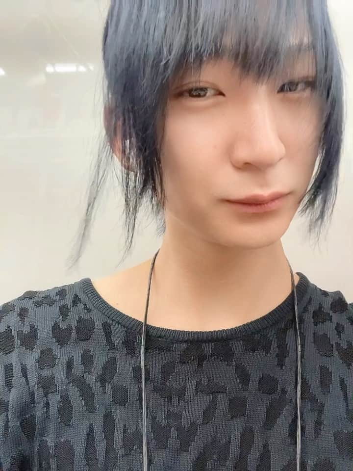 水谷樹のインスタグラム：「✋」