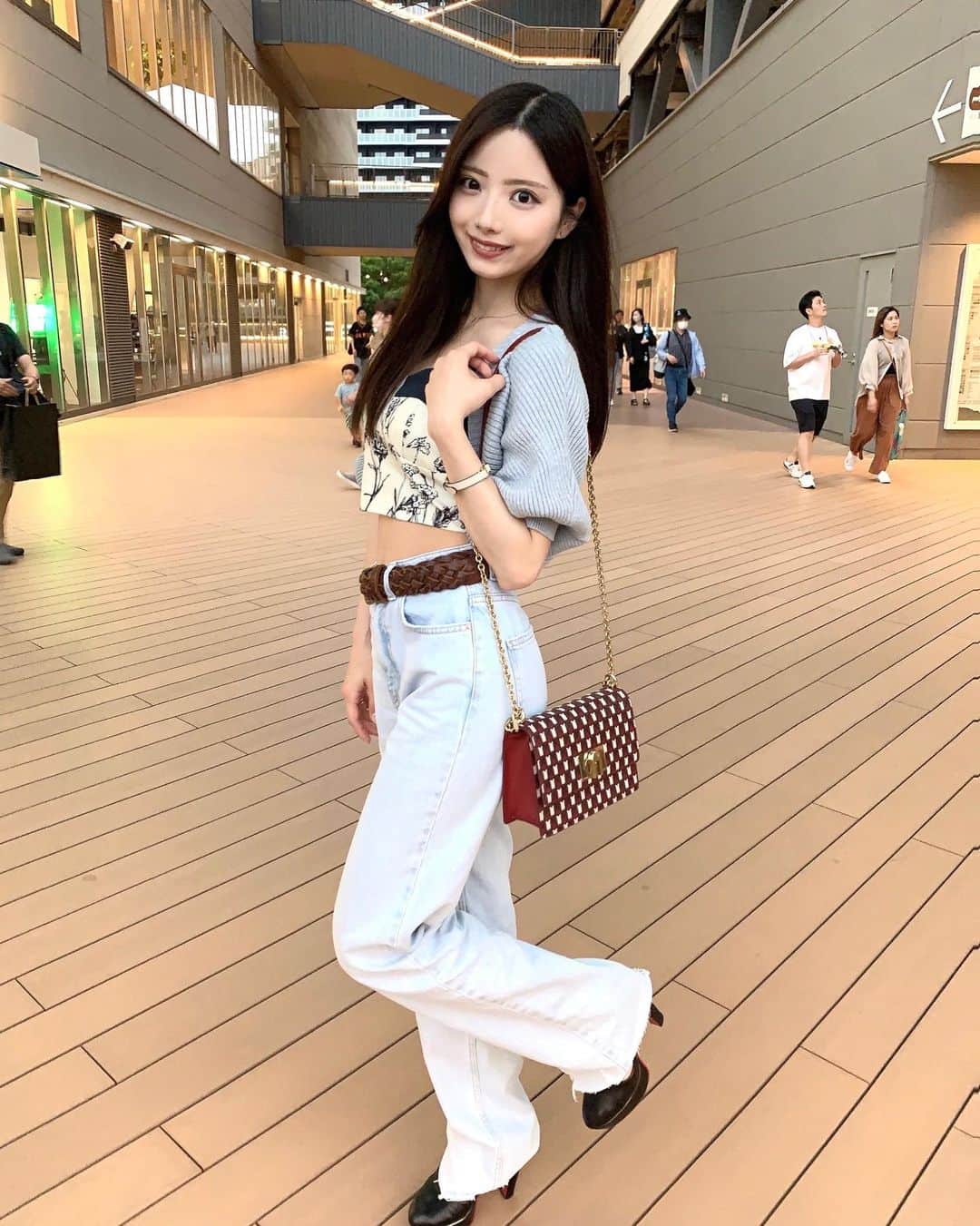 山下みちるのインスタグラム：「・ ZARAのパンツ大活躍👀🦋  野球観戦後はショッピングして、 しっかり福岡市楽しみました🤭‪‪❤︎‬  博多ラーメン食べ忘れた😺😺 ・  #福岡 #ファッション  #コーデ  #夏コーデ  #오오티디  #데일리  #cider  #zara #ootd #snidel #fashion #instagood」
