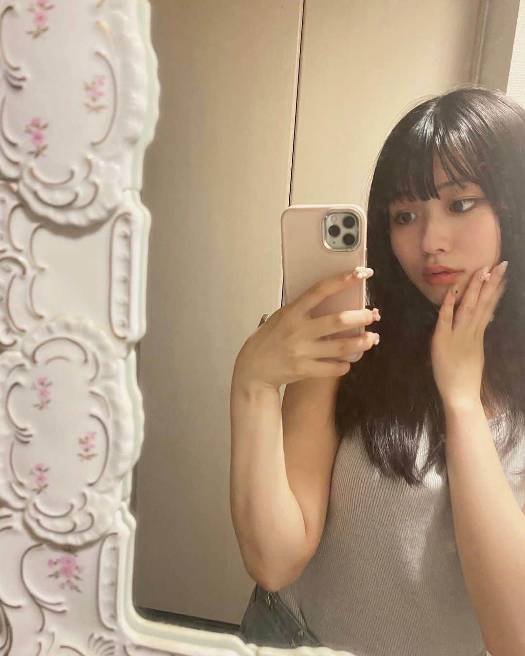多田成美さんのインスタグラム写真 - (多田成美Instagram)「. ネイルチップつくりました。 果たして。いつまでくっついててくれるかな~🤭  #selfnail」6月30日 20時56分 - narumitada_official