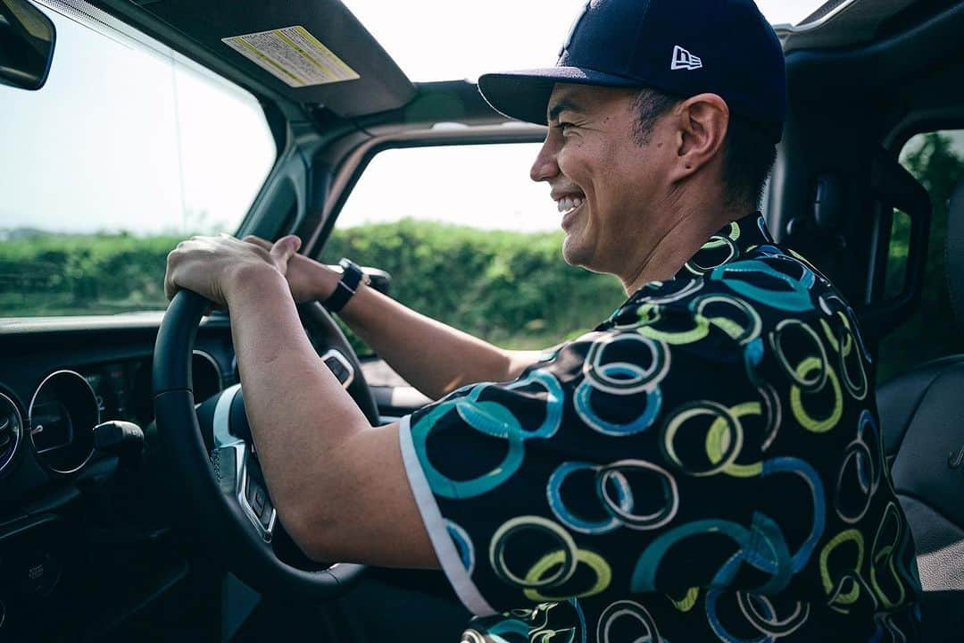 ユージさんのインスタグラム写真 - (ユージInstagram)「【Try! Wrangler 48時間モニター体験キャンペーン開催中！】 僕も特別な体験させて頂きました😆🚙 めちゃめちゃ楽しかったです👍🏼  詳細は下記をチェック❗️✨  Jeepの象徴 Wrangler が丸2日間たっぷり楽しめるモニター体験をプレゼント。 磨き抜かれたオフローダーが導く本物の自由と冒険の世界を、じっくりとご体感頂ける特別な機会となっています。  さらに本モニター体験では、Wranglerの世界観をより一層体験していただけるよう、アウトドア業界を代表する人気スタイリスト・平健一氏が厳選したアウトドアギアのセットをご自由にご使用いただけます。  唯一無二のボクシーなフォルムと本物のオフロード性能を備えたJeepを象徴するモデル、そしてそのWranglerと過ごすからこそ体験できる48時間を本気でお楽しみください。  モニター申込期間：5月22日（月）- 7月21日（金） モニター期間：6月2日（金）- 8月6日（日）  #TryWrangler #トライラングラー  #jeepjapan #4x4 #4wd #suv #jeep #ジープ #olllllllo #Wrangler #Monitor #Camp #Jeeplife #ラングラー #モニター #オフローダー #オフロード #キャンプ #ギア #Jeepのある生活」6月30日 21時08分 - yujigordon