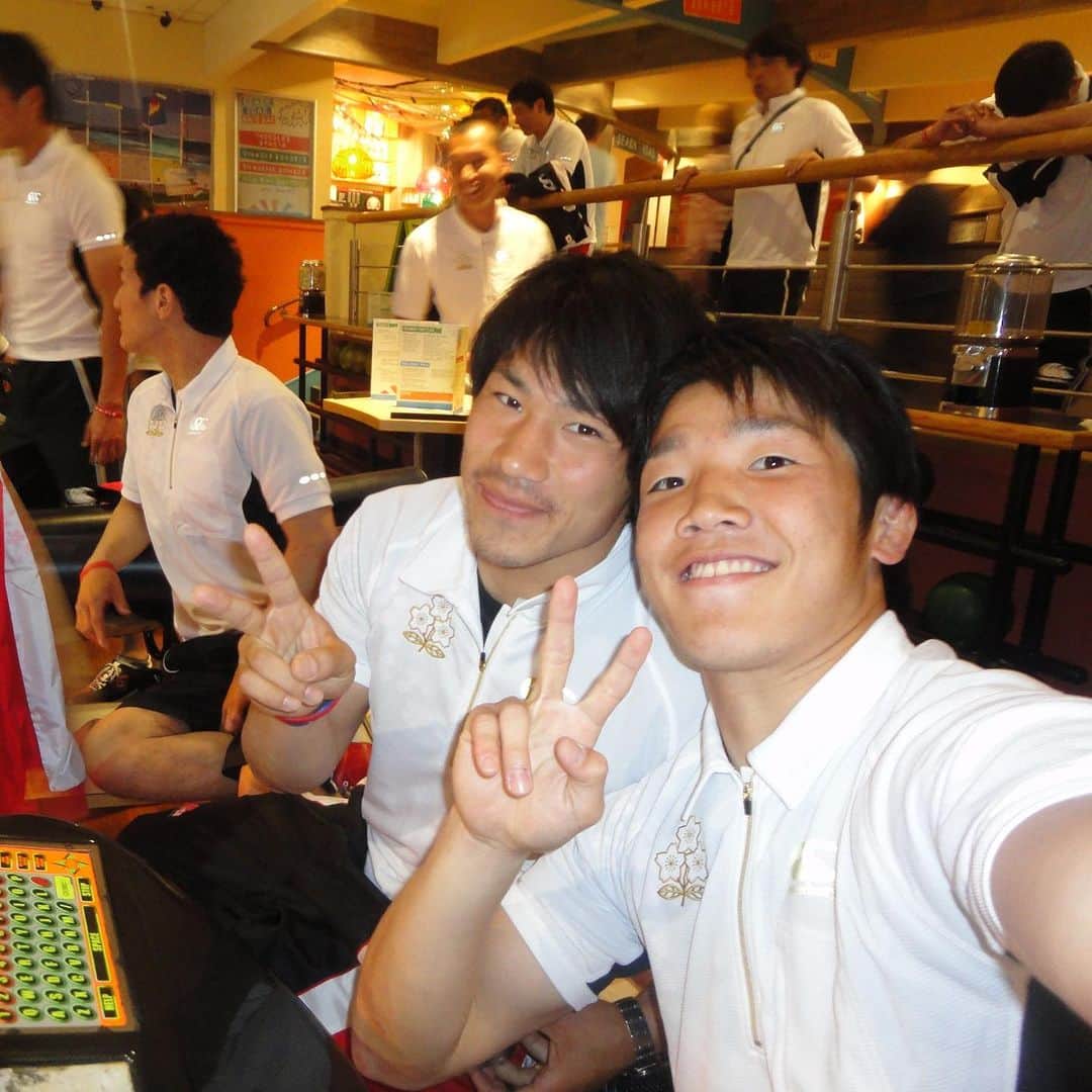 金正奎のインスタグラム：「. 写真を整理してたら とんでもなく懐かしいのが出てきた。  若かりし19歳の頃。 #懐かシリーズ   ①亮土は全然変わらん 　この時からムキムキ  ②江見髪の毛どうした?鳥の巣🪺 　一志髪の毛ぼっさぼさ 　中尾懐かしい  ③庭井くん眉毛どこいった  ④健太郎はいつの時代もイケメン  ⑤ヌノ顔怖い😂  ⑥うっちゃん顔小さ過ぎ 野田くんひょっこり  12年も前やとこんなにも変わるもんか。 まだまだ色んな写真がある😂  誰の写真がみたいですか？！笑 あるかは分からんけど。」