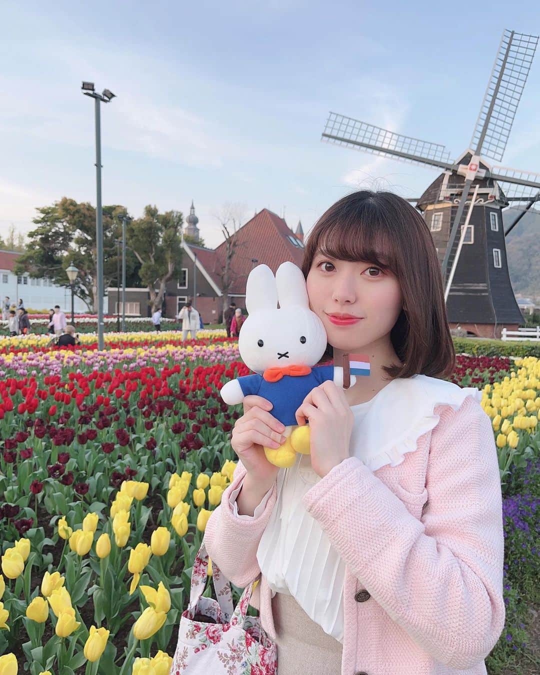 のインスタグラム：「長崎のハウステンボス🌷 ミッフィーに会いに来た₍ᐢ‥ᐢ₎   #ハウステンボス　#ミッフィー #長崎観光  #japanesegirl #偶像 #偶像练习生 #idol #gravure #asiangirls#유니폼 #gu #shine #grlコーデ#snidel  #오오티디 #데일리룩  #夏服　#黒髪 #黒髪ロング #ワンピースコーデ #地下アイドル #アイドル#コンカフェ#衣装 #アナウンサーコーデ #スナイデル #snidel #ウサギオンライン」