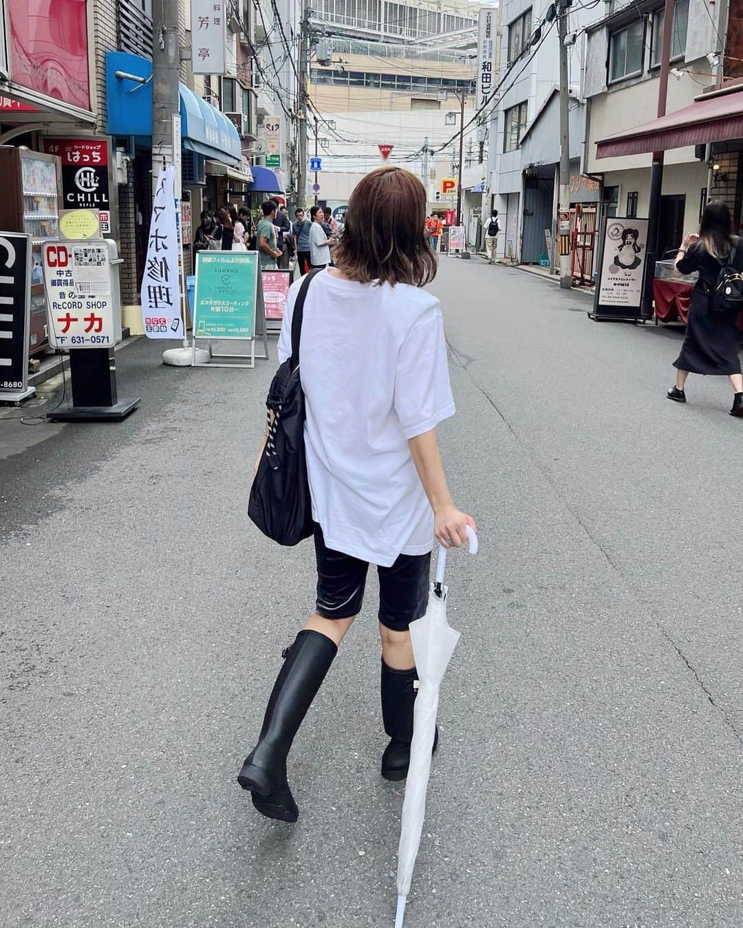 tappy1119のインスタグラム：「⁡ ⁡ ⁡ ︎ ︎今日は大阪　雨、 　　そんな日のコーデ☂️ ⁡ スイカ大好き女は 今日もスイカを食べるゾ　。　🍉 ⁡」