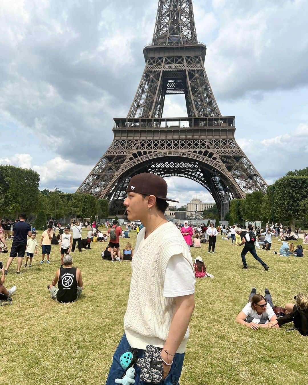 DK（キム・ドンヒョク）のインスタグラム：「Bonjour 🇫🇷」