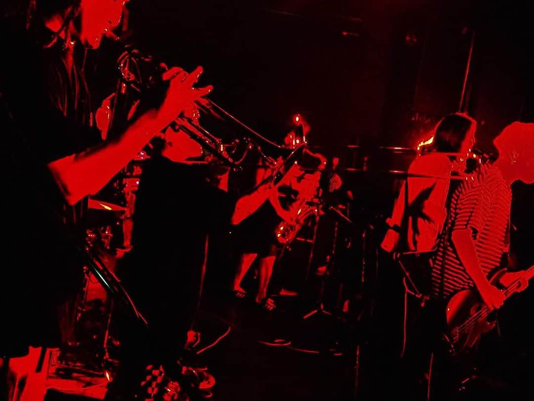 上江洌清作のインスタグラム：「HEY-SMITH  photo by WEZ  @hey_smith_japan   @wez_kiyosaku_art   @mongol800_official   #WEZKIYOSAKU」