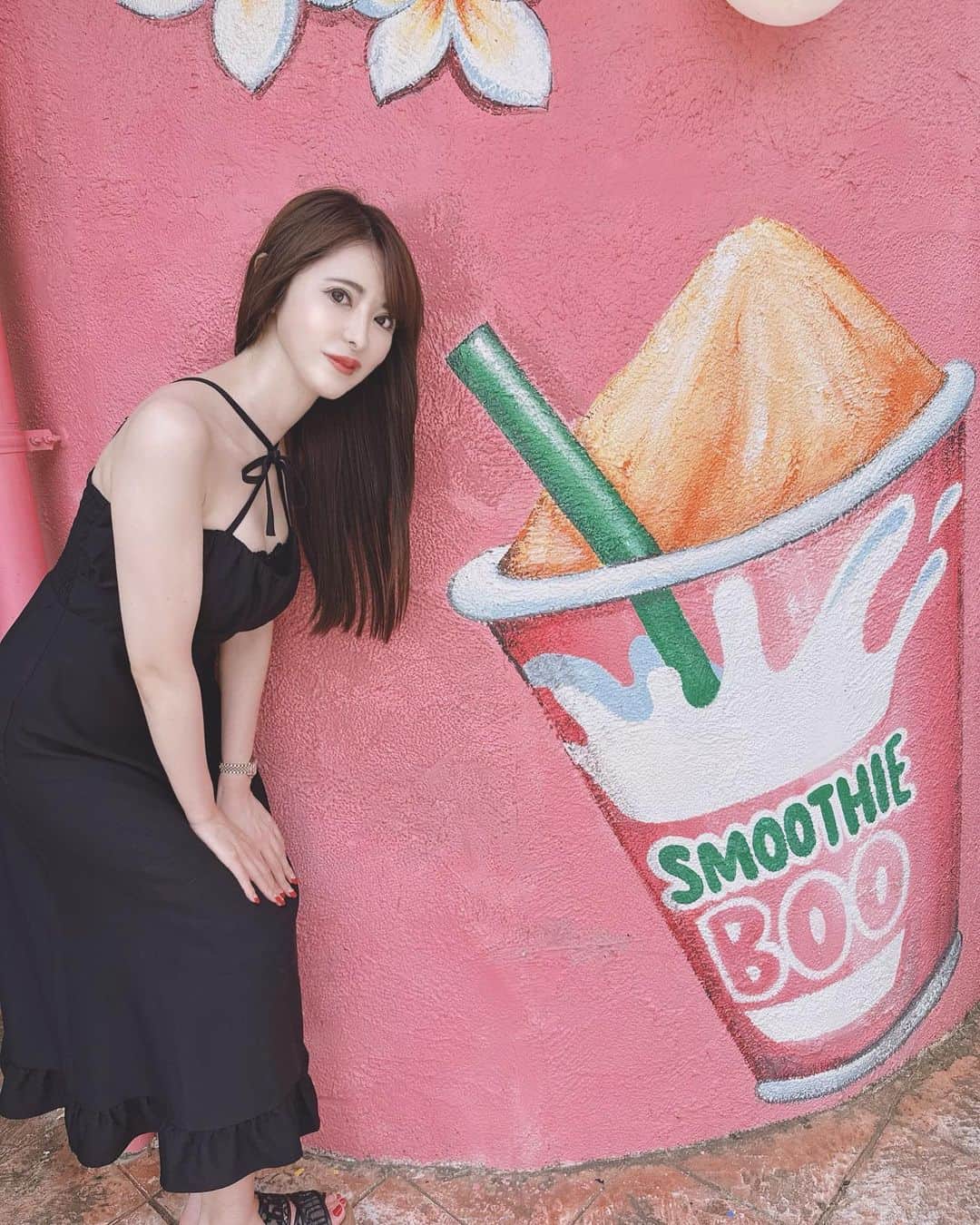桃瀬えりなさんのインスタグラム写真 - (桃瀬えりなInstagram)「写真スポットいっぱい👼🏻‎🪽 ベティちゃんもいたよ♥️🖤  #okinawa #trip #rady #chloe #rolex #follow #followme #沖縄 #旅行 #北谷 #美浜アメリカンビレッジ #天使の羽 #ベティちゃん #蝶々」6月30日 21時15分 - eri_rin1221