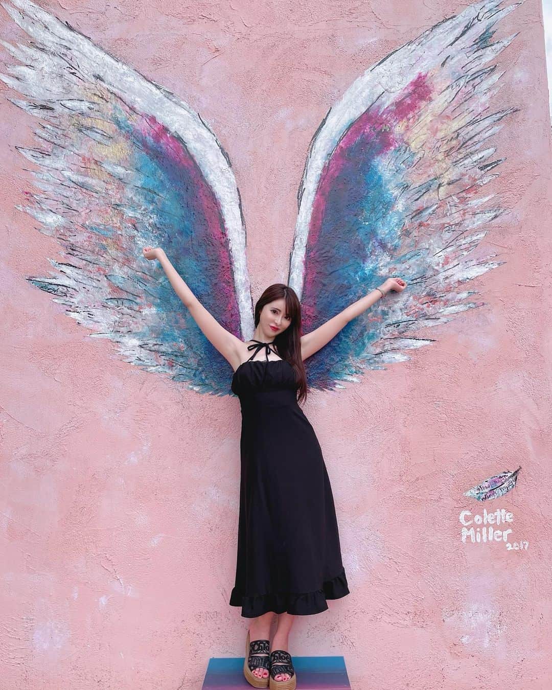 桃瀬えりなさんのインスタグラム写真 - (桃瀬えりなInstagram)「写真スポットいっぱい👼🏻‎🪽 ベティちゃんもいたよ♥️🖤  #okinawa #trip #rady #chloe #rolex #follow #followme #沖縄 #旅行 #北谷 #美浜アメリカンビレッジ #天使の羽 #ベティちゃん #蝶々」6月30日 21時15分 - eri_rin1221