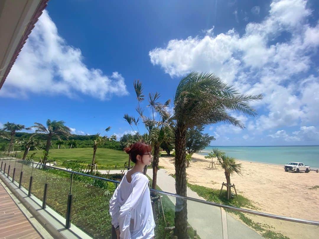 阿知波妃皇のインスタグラム：「🌴🚲🐢🐚🌺」