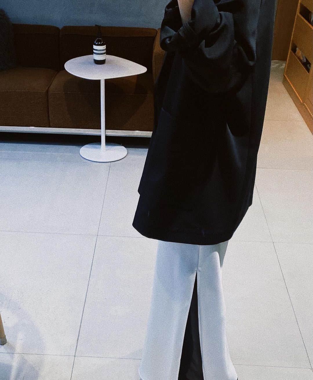 土田瑠美さんのインスタグラム写真 - (土田瑠美Instagram)「今日は GREEDのオーバサイズのジャケットに　 ZARAのスリットが入ったTシャツワンピの下に HYKE のシースルーのpantsを」6月30日 21時35分 - ru0711