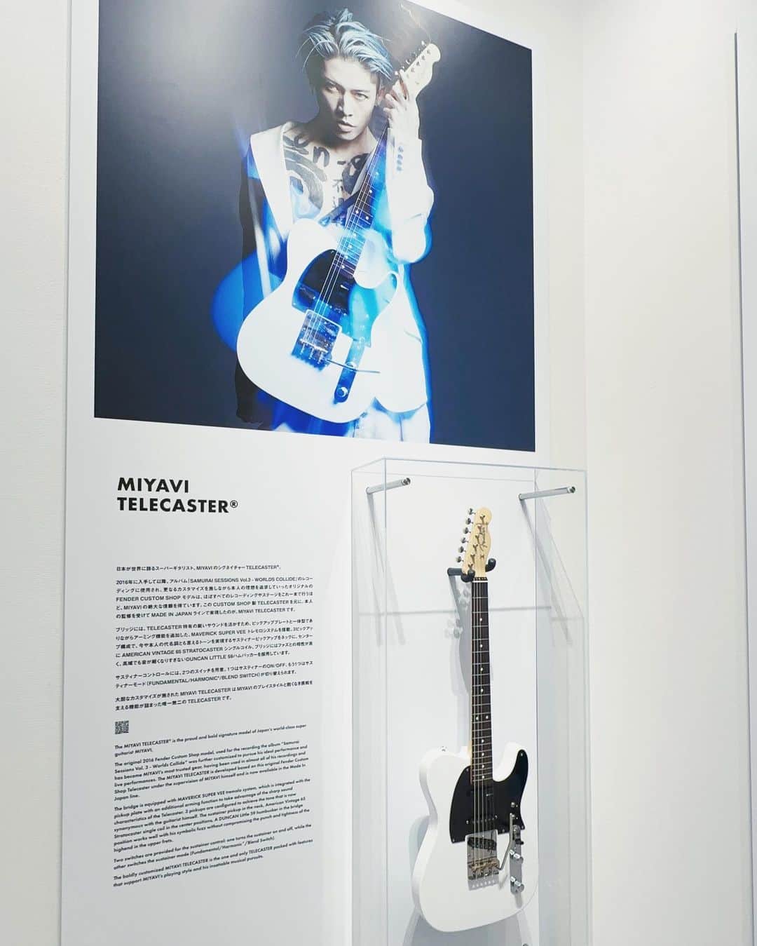 雅-MIYAVI-のインスタグラム：「MIYAVI Telecaster in the house.  To see my very own guitar showcased at the official Fender flagship store is beyond surreal.   I am overflowing with gratitude for the opportunity to spread my musical wings and soar high. Forever thankful for this incredible journey. Thank you @fender @fender_jp   Also a big salute to all the legendary Fender players who have paved the way, as well as the talented players who continue to shape its future together.  Everyone, don’t miss it when you come to Tokyo.  MIYAVI テレキャスター フェンダー・フラッグシップ・東京に ご降臨されました。  フェンダー 僕たちに翼を与えてくれて 本当にありがとう。  そしてフェンダーと共にその歴史を切り開いてきた全てのプレイヤーたちに敬意と感謝を。  みんな、是非遊びに来てね  👋🏻👋🏻😃  #Fender #MIYAVITelecaster」