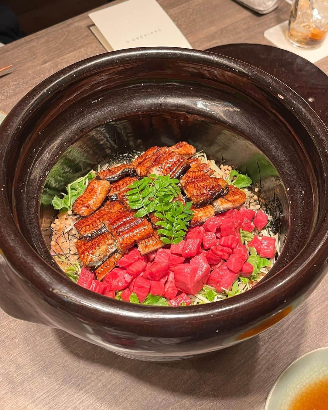 田久保夏鈴さんのインスタグラム写真 - (田久保夏鈴Instagram)「だいっっすきなUSHIGORO S.SINJUKUに、だいっっすきなみんなと🍖♡ もう、何食べても本当に美味しいんだよな、、写真のお肉が美味しそうすぎてこの投稿作ってるだけでお腹空いてきた（笑）ご飯が美味しいのはもちろん、個室だから気を抜いてゆったりした時間を過ごせるので贅沢したい時に本気でおすすめしたい！！  最後はサプライズでうしごろさんからケーキのプレゼントが！🎂🩷 本当にありがとうございます😭🙏  また何かのタイミングかご褒美で行きたいな〜🫶🏼🍖🍖」6月30日 21時42分 - kar_insta_gram