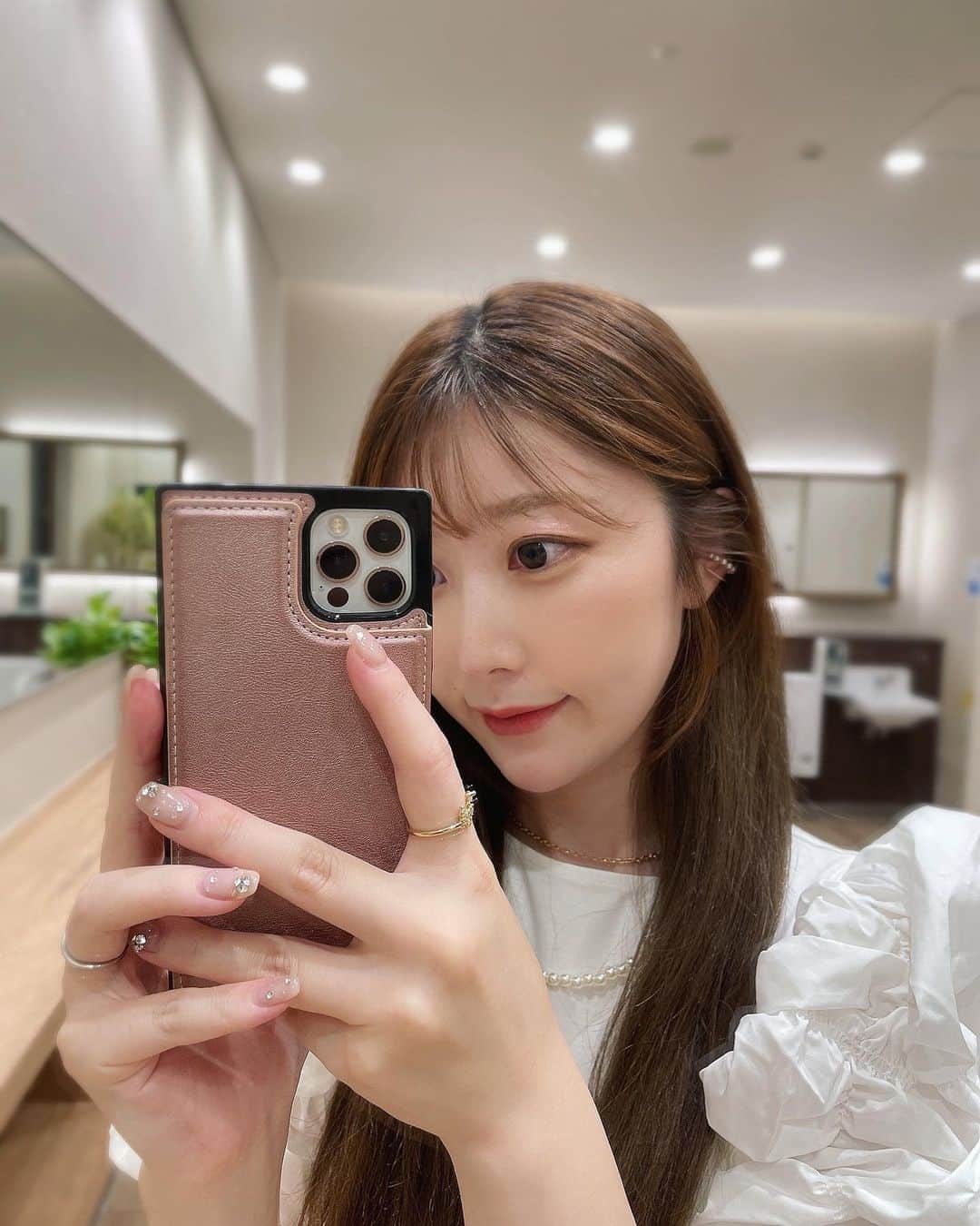 maari watanabe(まありん)のインスタグラム：「˗ˏˋ  𝕠𝕠𝕥𝕕  ˎˊ˗ tops @celford_official  belt @dior  bottom @gu_for_all_   メインYouTubeは毎週土曜日19時に更新します💛7月からよろしくお願い致します✨改めてがんばります🙇  #30代コーデ  #骨格ウェーブ  #GUコーデ #プチプラコーデ」