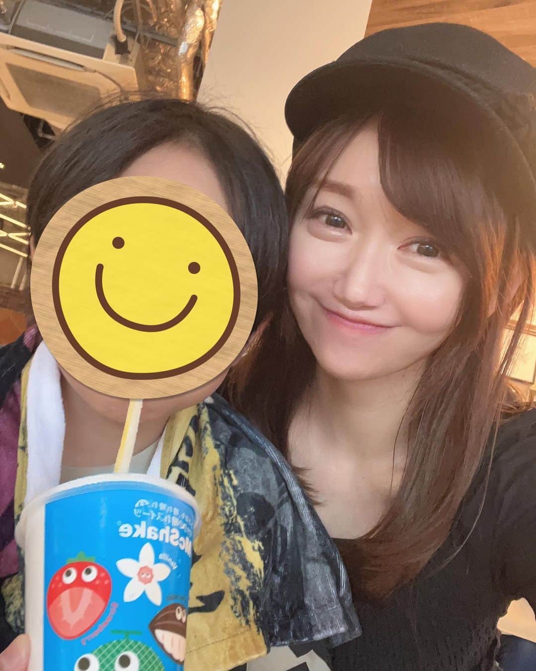 開高明日香のインスタグラム：「先日。 甥っ子くんのスイミングの検定の日🏊 妹ちゃんより撮影係に任命されまして。。。 喜んで🙄行ってまいりました🫡 撮影と言っても、iPhoneですが。。。）  甥っ子くんの上達に感動‼️と言いたいところですが、 撮影に夢中になってたら、感動してられない😂 甥っ子くんの前に泳いでた小さい子の必死で泳ぐ姿には、ウルッときたんだけど😝  甥っ子くん無事検定突破🫶💕  この日、1番の感動は、それぞれの親御さんがご自身の子だけでなく、その時泳いでる子たち全員を手拍子で一生懸命応援してるコト👏💕 ほっこり🫶💗  楽しかった❤️  #後で自分撮影の動画で #甥っ子くんの上達 #しっかり確認致しました😛 #おばばか 🙄 #水泳」