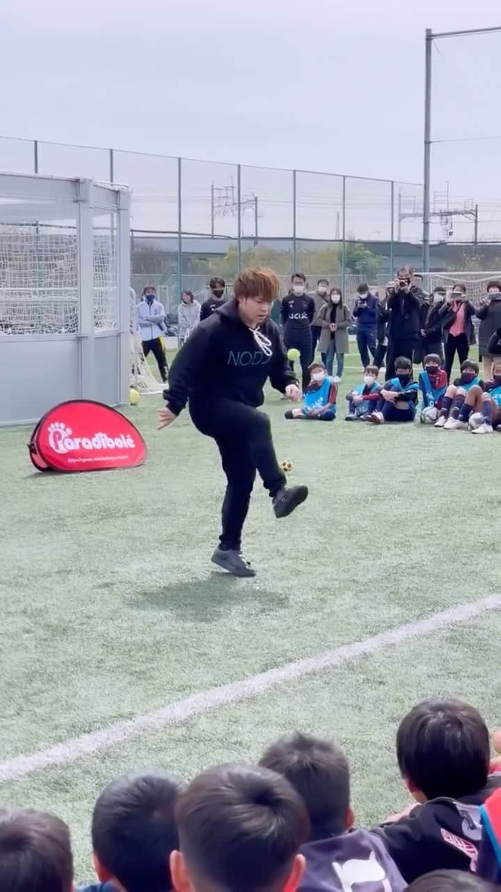 石田太志のインスタグラム：「Footbag performance. #freestyle #footbag #worldchampion #trick #performance #soccer #football #skills #skill #フットバッグ #世界一 #パフォーマンス #サッカー #リフティング #フリースタイル #サッカー大会 #サッカー少年 #小学生」