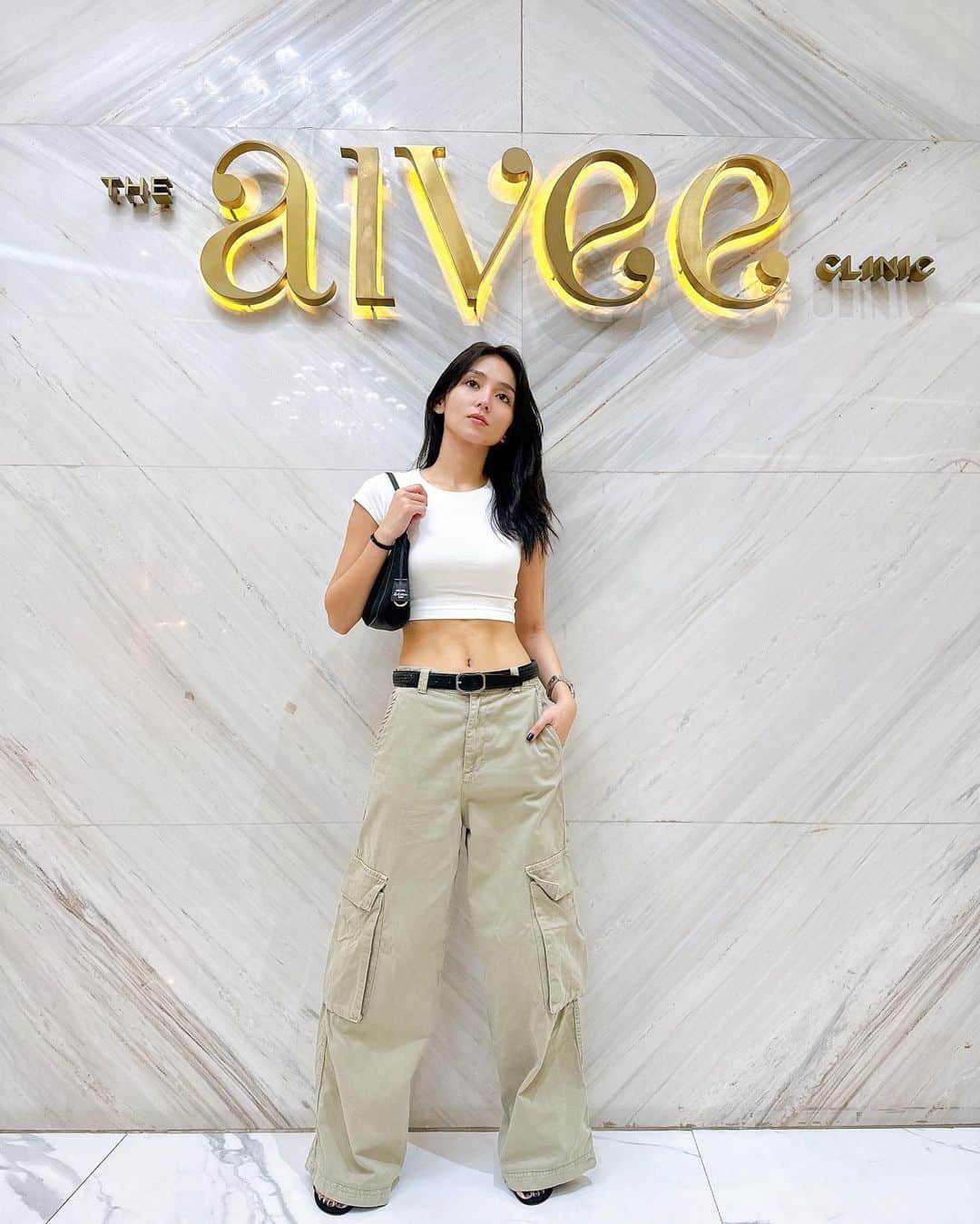 Kathryn Bernardoさんのインスタグラム写真 - (Kathryn BernardoInstagram)「#AiveeMoments  @bernardokath believes in taking care of her skin all while having fun with the Aivee HQ team! You can too 💪🏻  Here are her favorites:   ✅ AIVEE RENEW - Skin rejuvenation  ✅ AIVEE PROTEGE - Skin tightening and lifting ✅ AIVEE GENTLE LASER PORE - Improving skin texture and pore minimization  Have fun AND take care of your skin. Book an appointment now!  +639177283838 - Local Hotline +639614514572 - International Hotline +639692230499 - Whatsapp/Viber  Or you may call our branches at: 📍 A-INSTITUTE, BGC: +63917 521 0222 📍 FORT, BGC: +63920 966 5529 📍 MEGAMALL: +63917 871 9500 📍VERTIS NORTH: +63917 164 4170 📍 ALABANG: +63917 537 4200  #aivee #theaiveeclinic #aiveeclinic #aiveeday #aiveelove #aiveeleague #aiveegroup #glowingskin #clearskin #smoothskin #healthyskin #kath #kathyrnbernardo #bernardokath #kathniel #draivee #drzteo #reels #igreels」6月30日 22時00分 - bernardokath